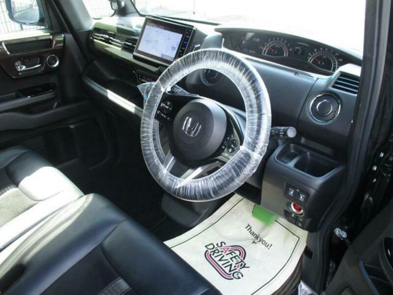 N BOX CUSTOM