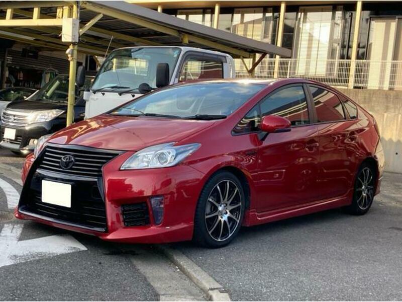 TOYOTA PRIUS