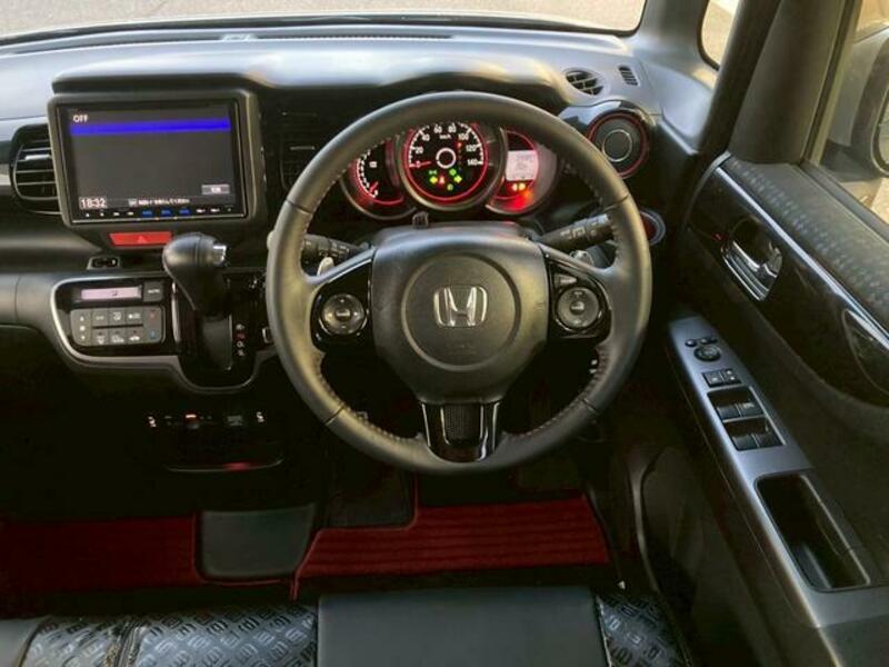 N BOX CUSTOM