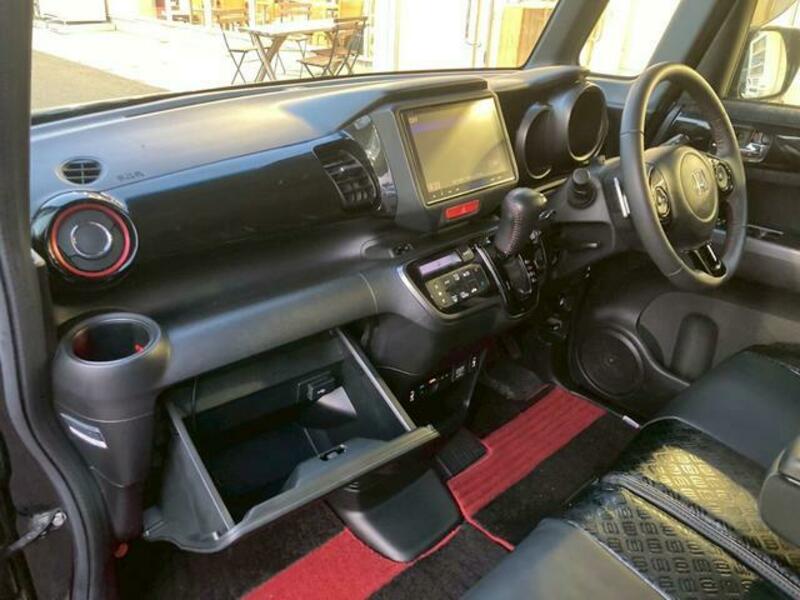 N BOX CUSTOM