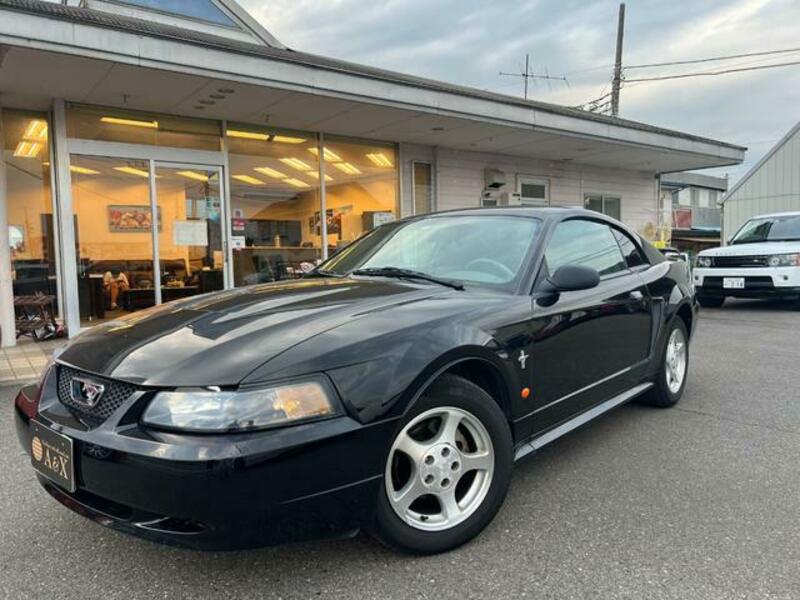 FORD MUSTANG
