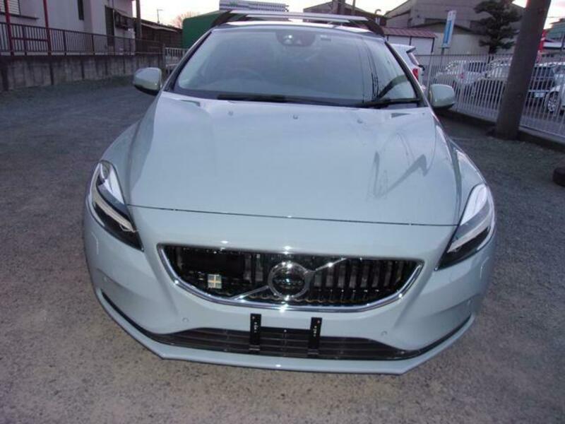 V40