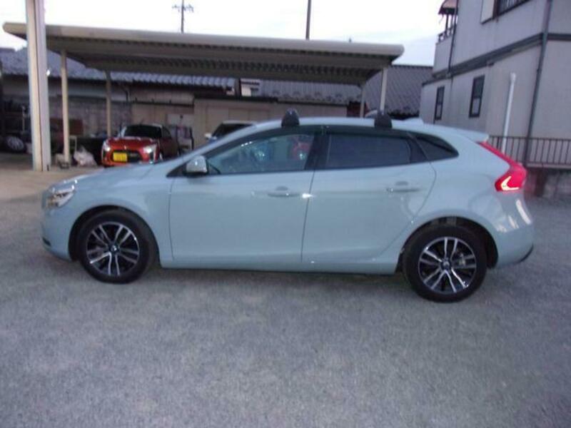 V40
