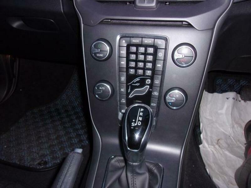 V40