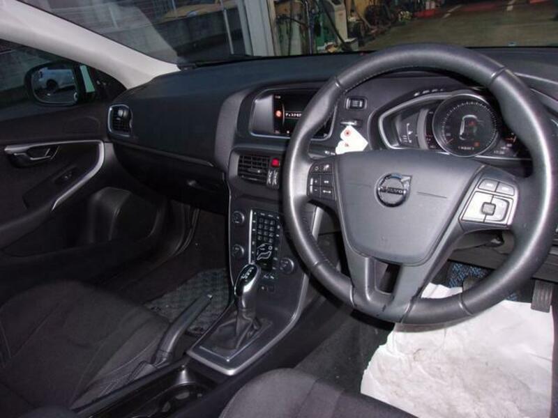 V40