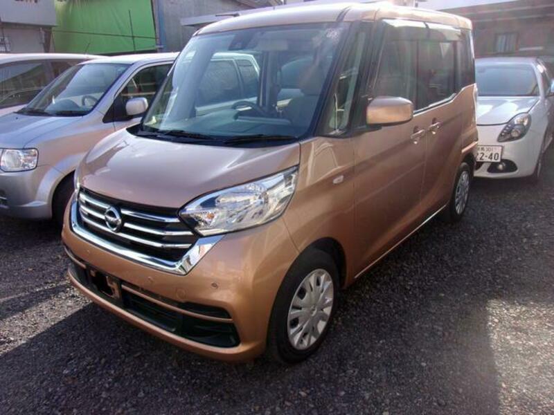 NISSAN DAYZ ROOX