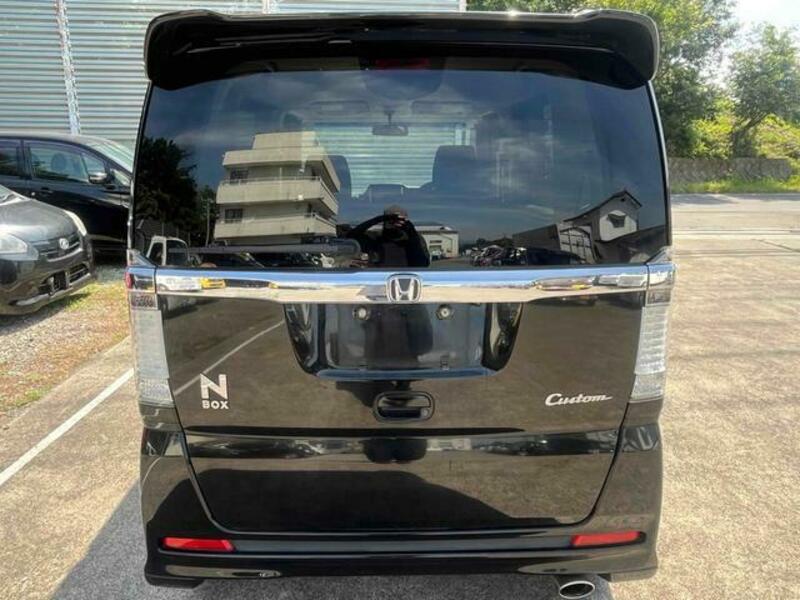N BOX CUSTOM