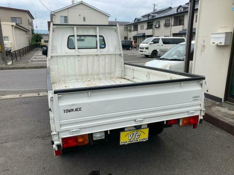 TOWNACE TRUCK