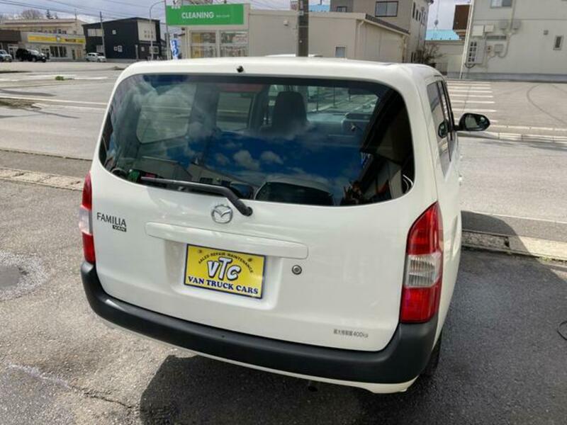 FAMILIA VAN