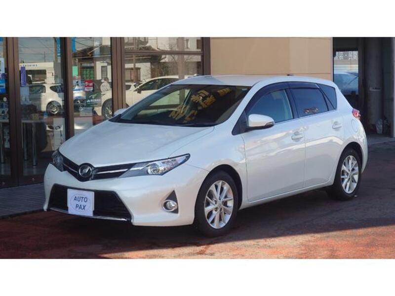 TOYOTA AURIS