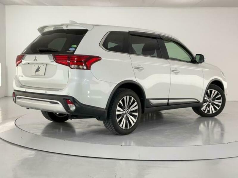 OUTLANDER
