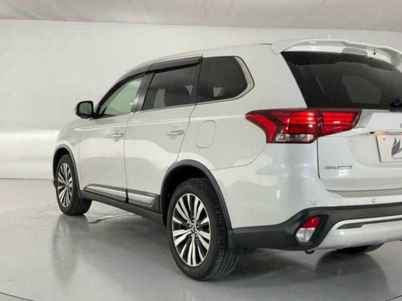OUTLANDER