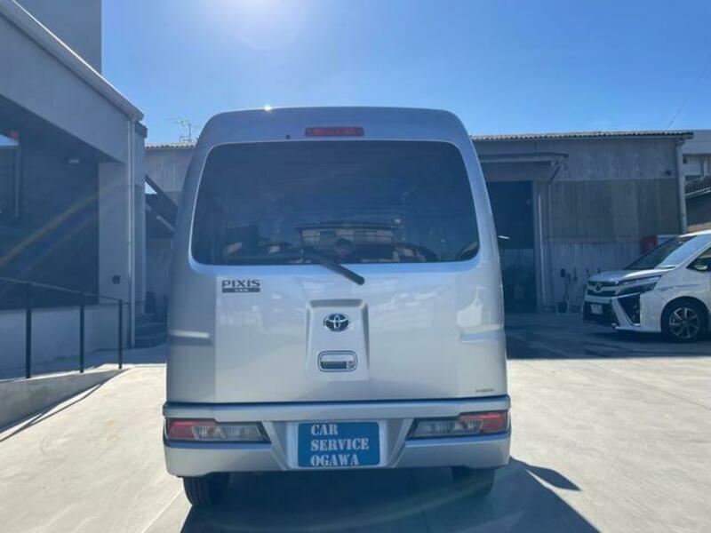 PIXIS VAN