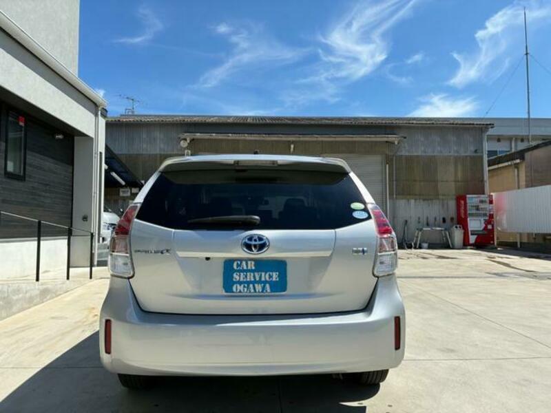 PRIUS ALPHA