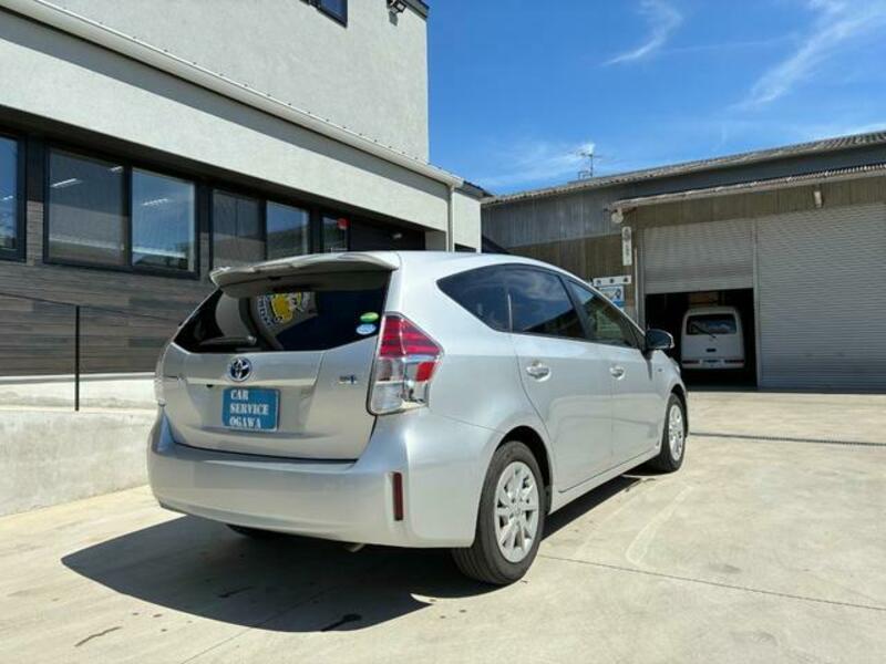 PRIUS ALPHA