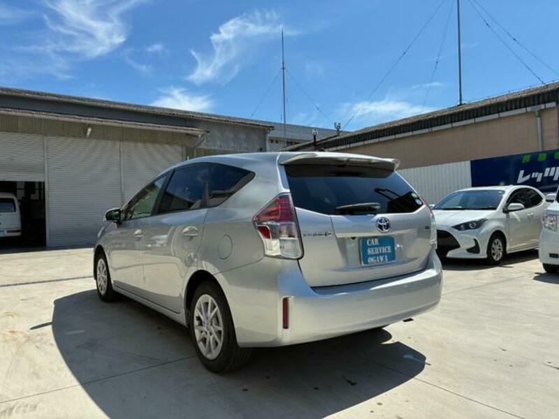 PRIUS ALPHA
