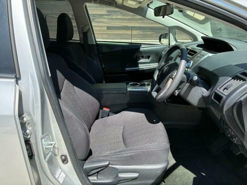 PRIUS ALPHA