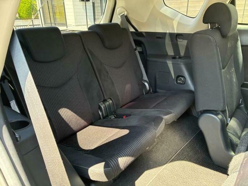 PRIUS ALPHA