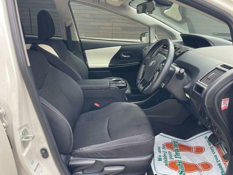 PRIUS ALPHA