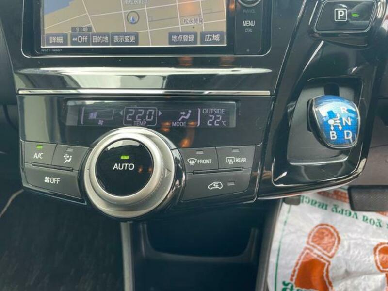 PRIUS ALPHA