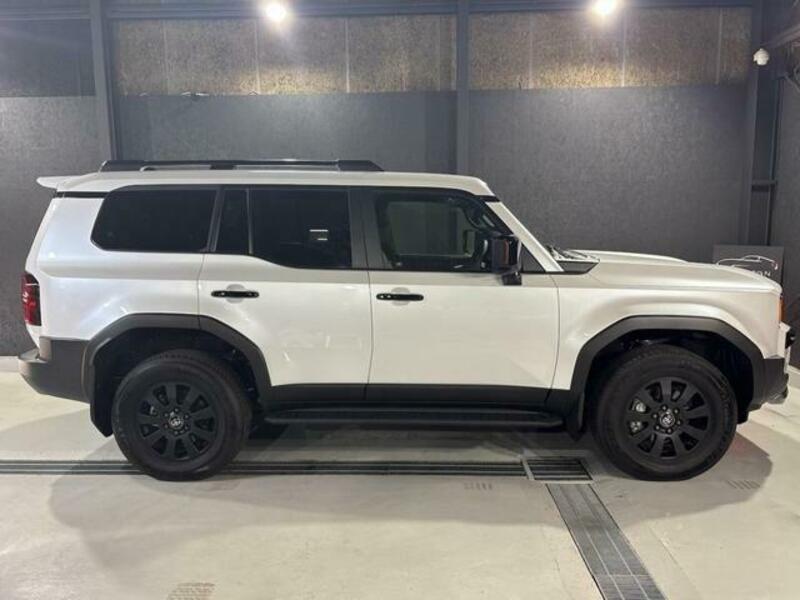 LAND CRUISER 250