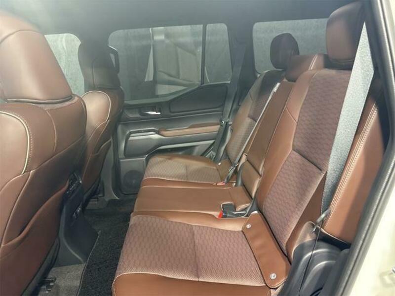 LAND CRUISER 250