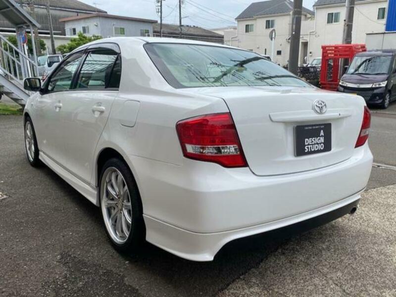 COROLLA AXIO