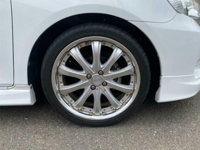 COROLLA AXIO