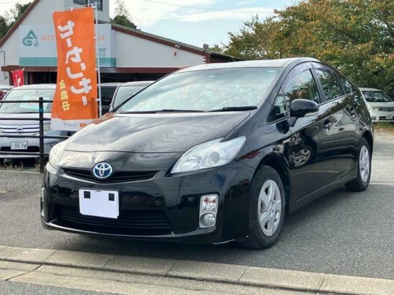 TOYOTA PRIUS