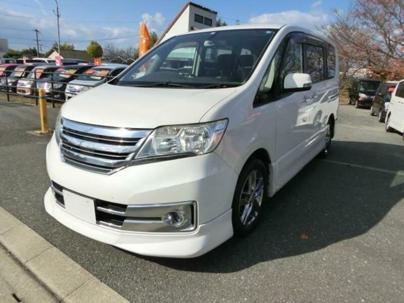 NISSAN SERENA