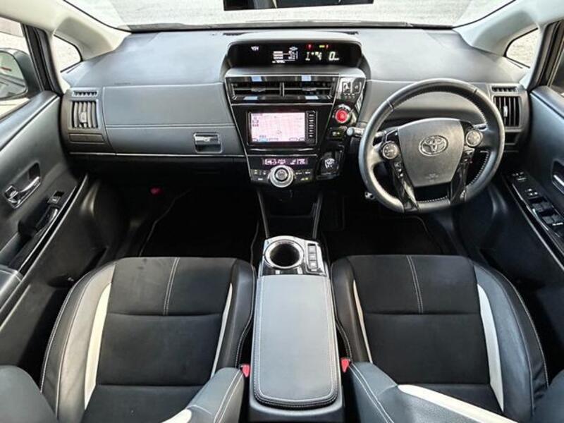 PRIUS ALPHA