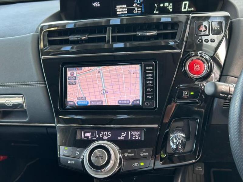 PRIUS ALPHA