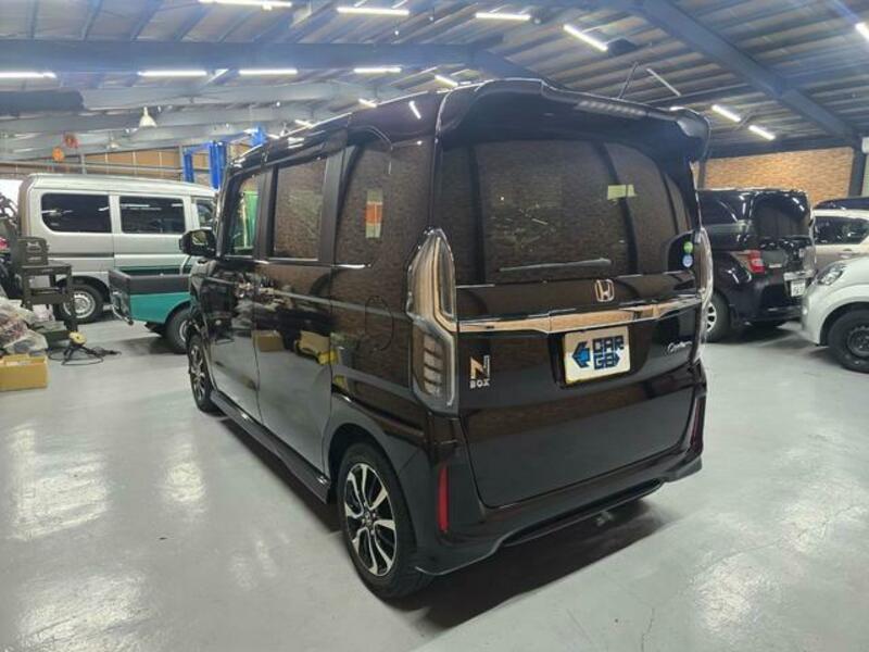 N BOX CUSTOM