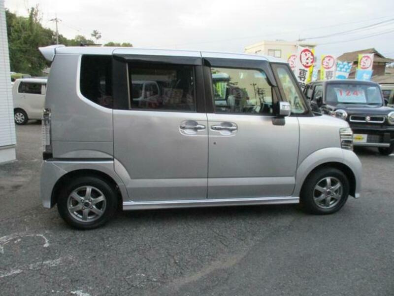 N BOX CUSTOM