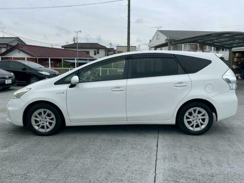 PRIUS ALPHA