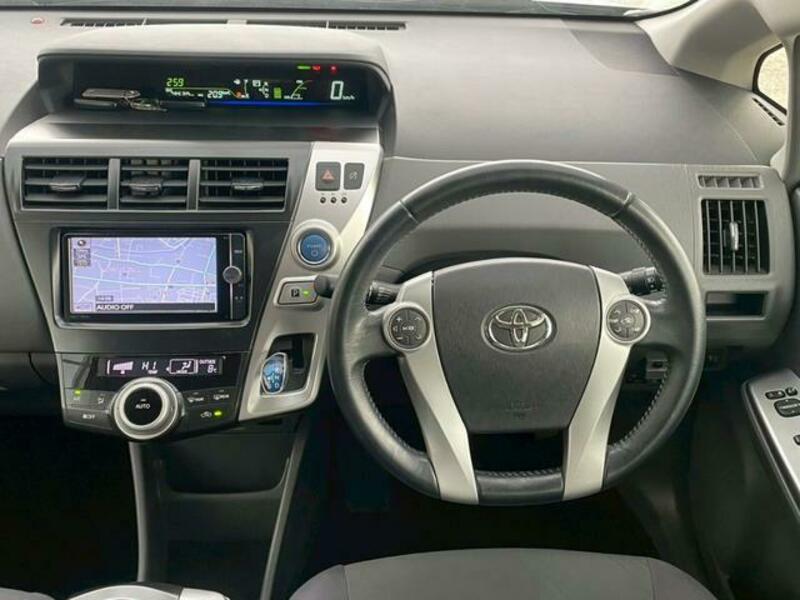 PRIUS ALPHA