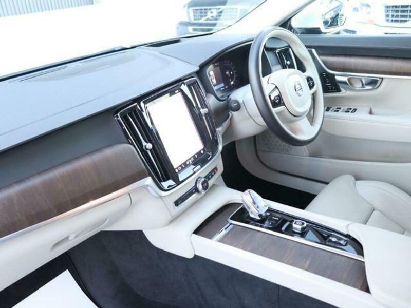 V90