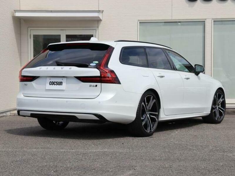 V90