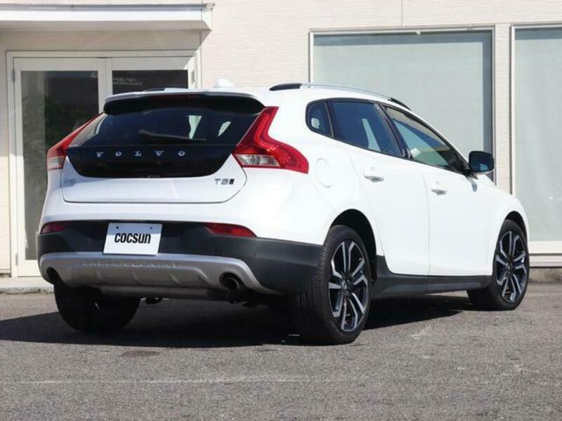 V40