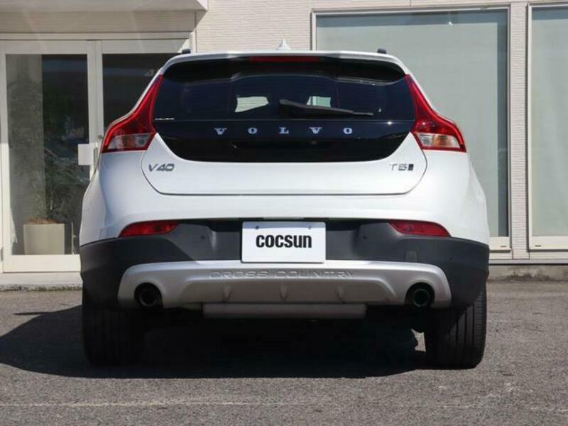 V40