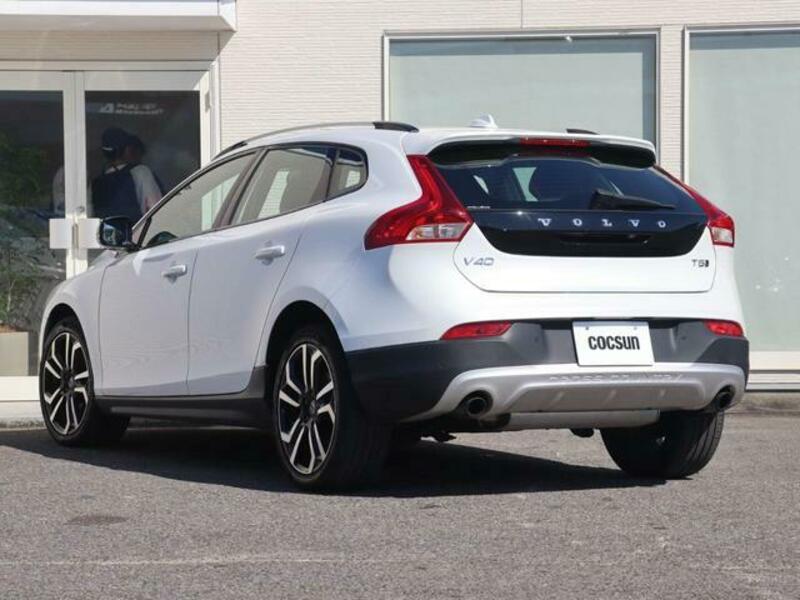 V40