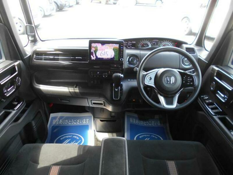 N BOX CUSTOM