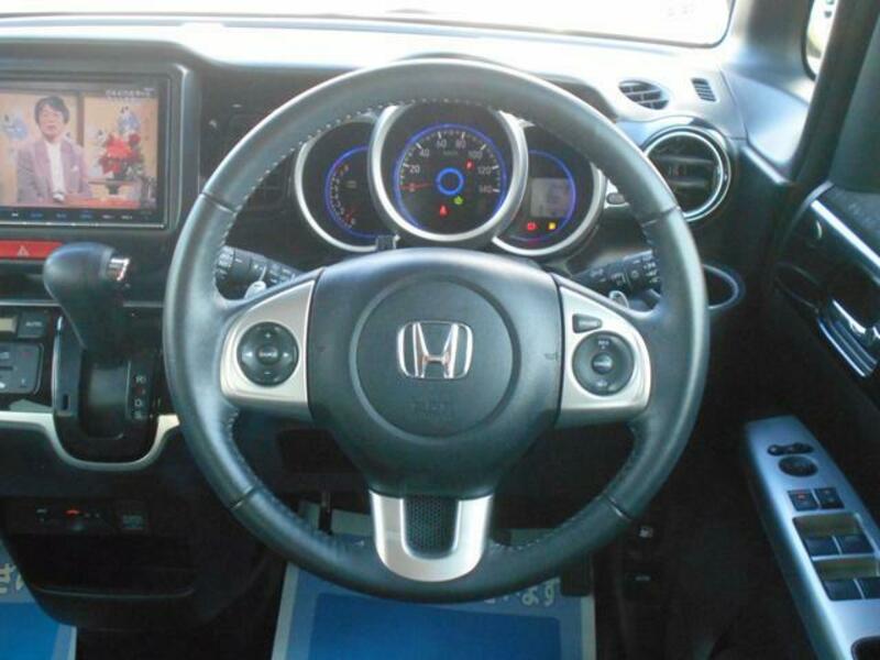 N BOX CUSTOM