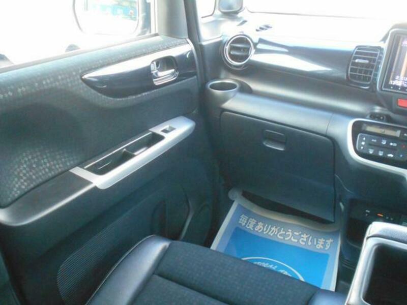 N BOX CUSTOM