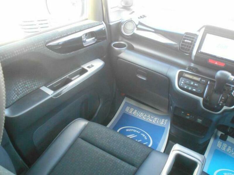 N BOX CUSTOM