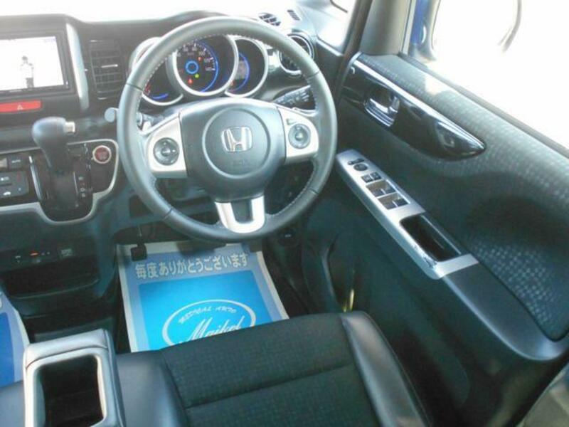 N BOX CUSTOM