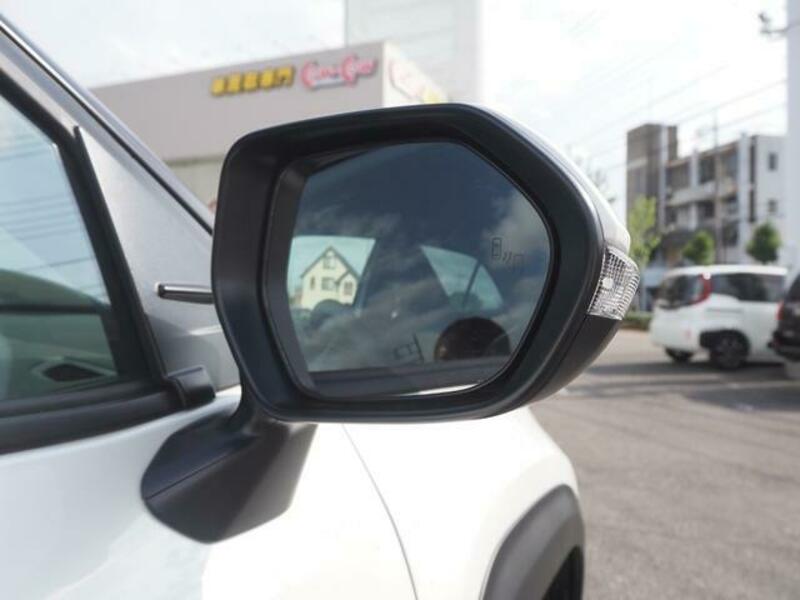 YARIS CROSS