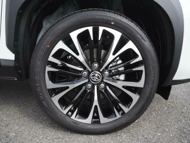 YARIS CROSS