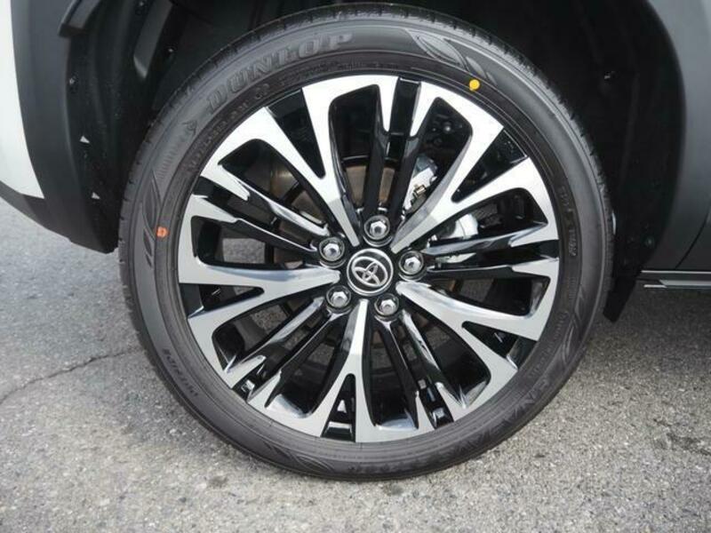 YARIS CROSS