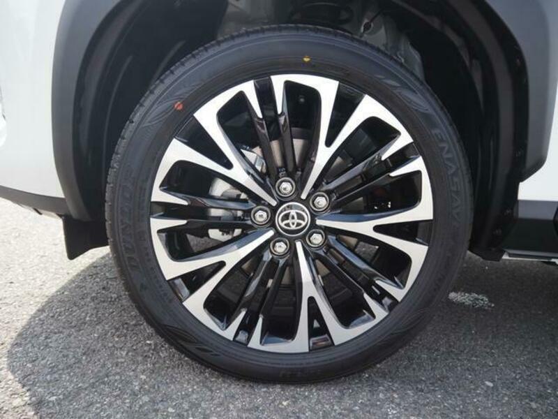 YARIS CROSS